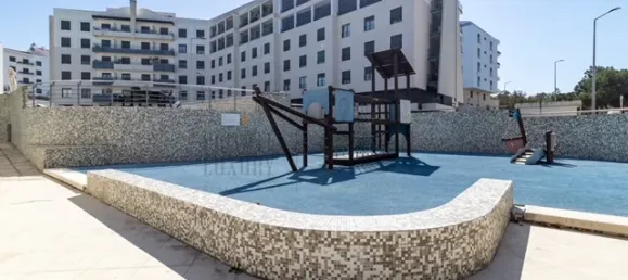 4 غرف نوم منزل ذو طابقين في Corroios, Portugal رقم 107700 6