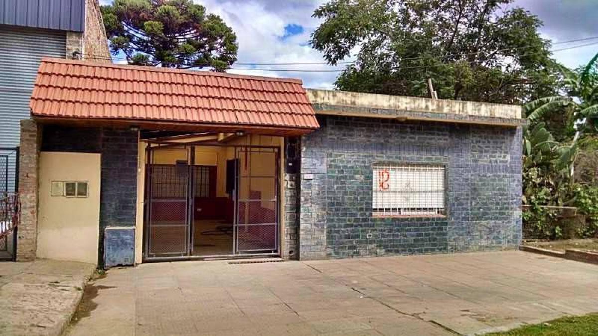 3 bedrooms House in Marcos Paz, Argentina No. 20766