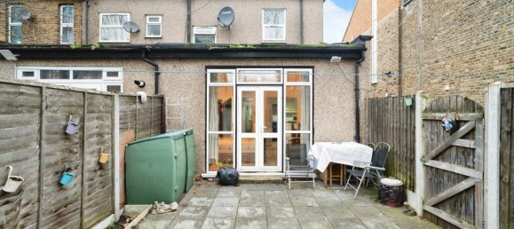 1 bedroom Apartment in Ilford, United Kingdom No. 10868 8