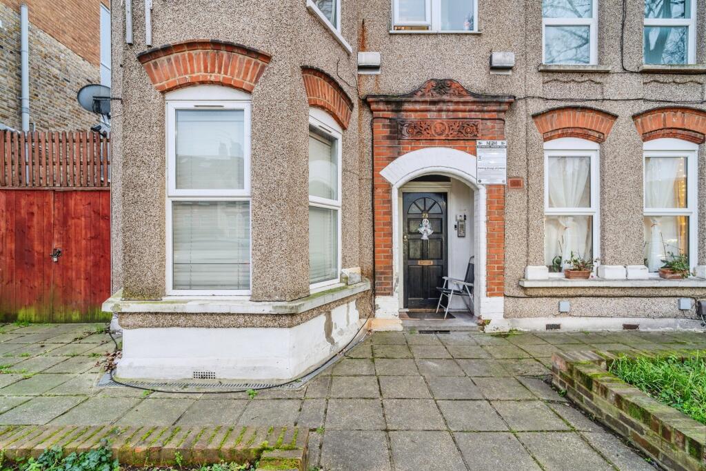 1 bedroom Apartment in Ilford, United Kingdom No. 10868