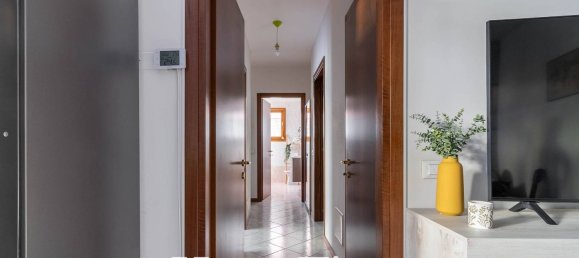 Apartamento de 3 dormitorios en Venice, Italy No. 363703 4
