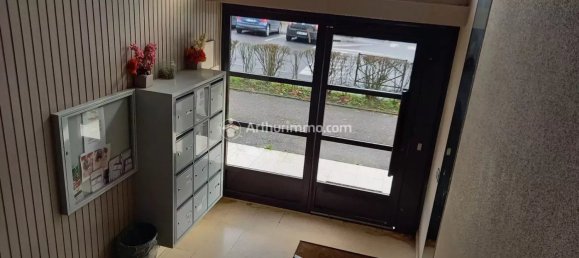 Apartamento de 2 dormitorios en Sarcelles, France No. 166647 3