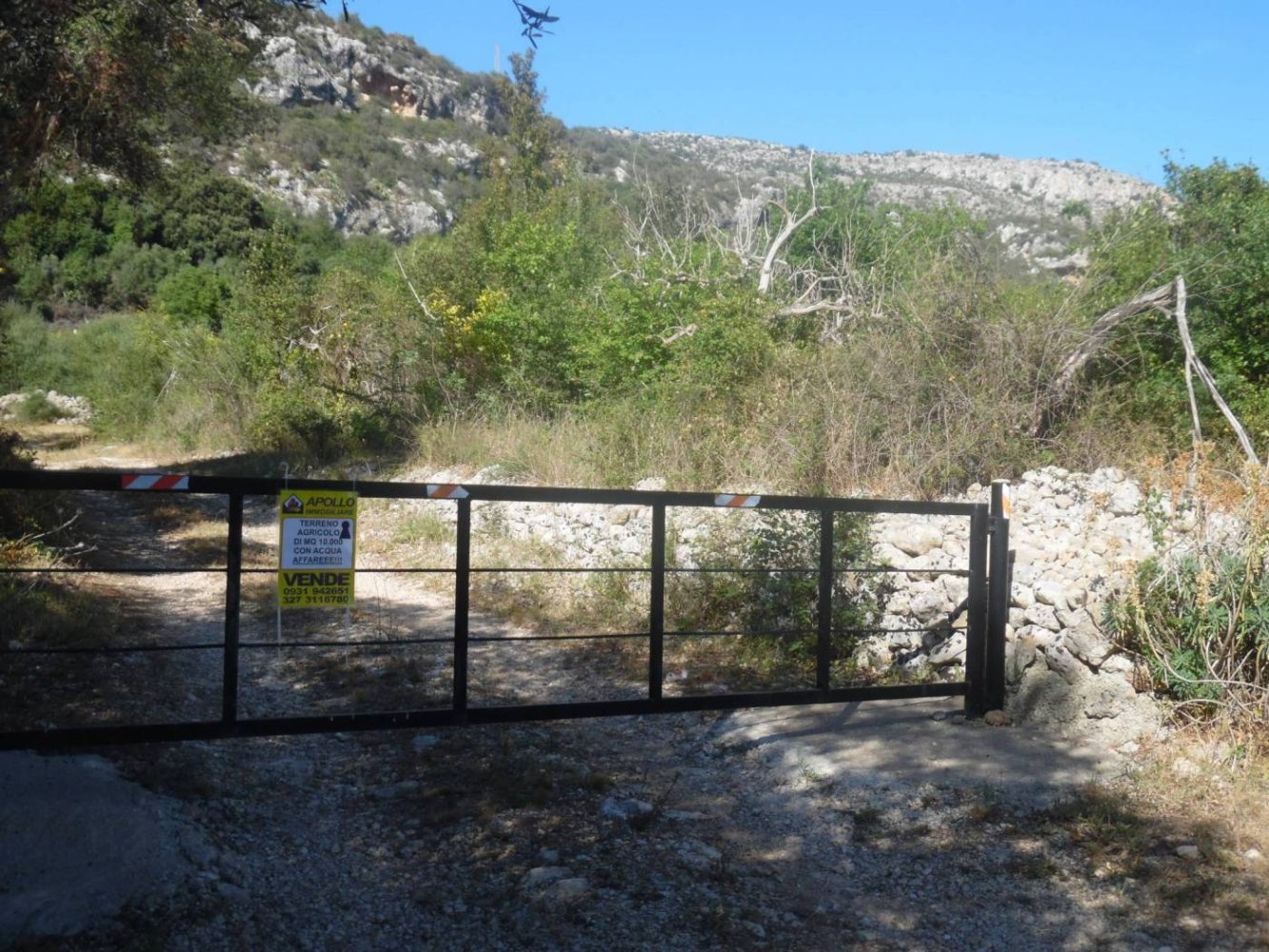 9300m² Land in Solarino, Italy No. 169797