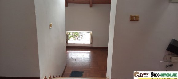 9 bedrooms Apartment in Palermo, Italy No. 321984 3