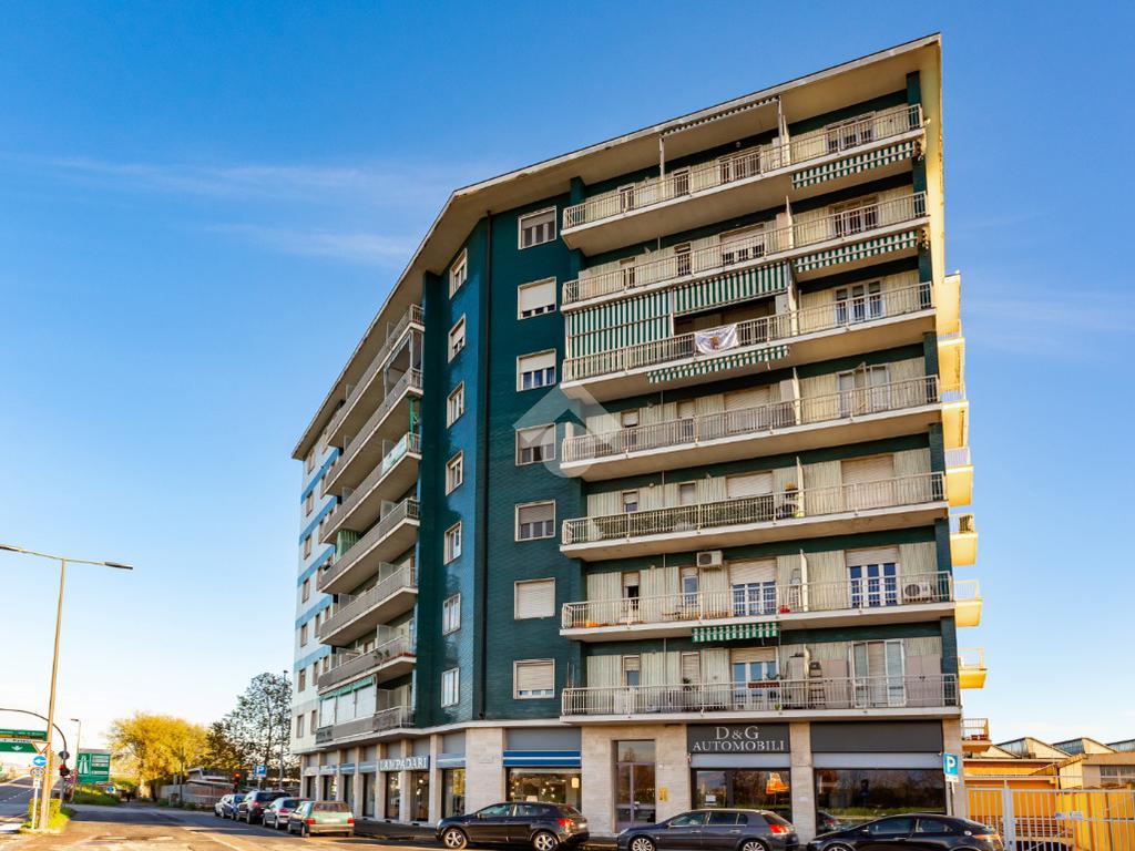 2 bedrooms Apartment in Beinasco, Italy No. 393569