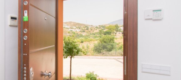 Moradia em banda T4 em El Paraiso, Spain N.º 23724 23