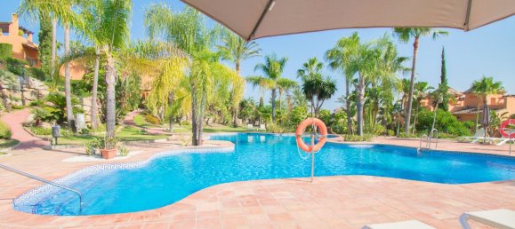 Moradia em banda T4 em El Paraiso, Spain N.º 23724 36