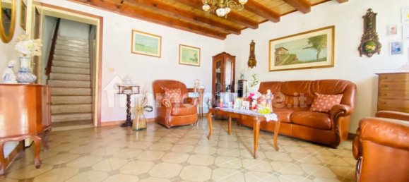 3 bedrooms House in Isola Rizza, Italy No. 301854 3