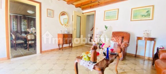 3 bedrooms House in Isola Rizza, Italy No. 301854 4