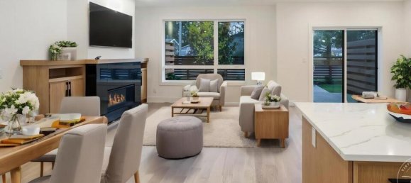 2 bedrooms House in British Columbia, Canada No. 245 4