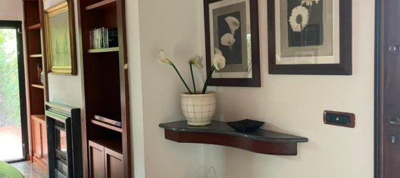 3 bedrooms Villa in Carrara, Italy No. 189027 11