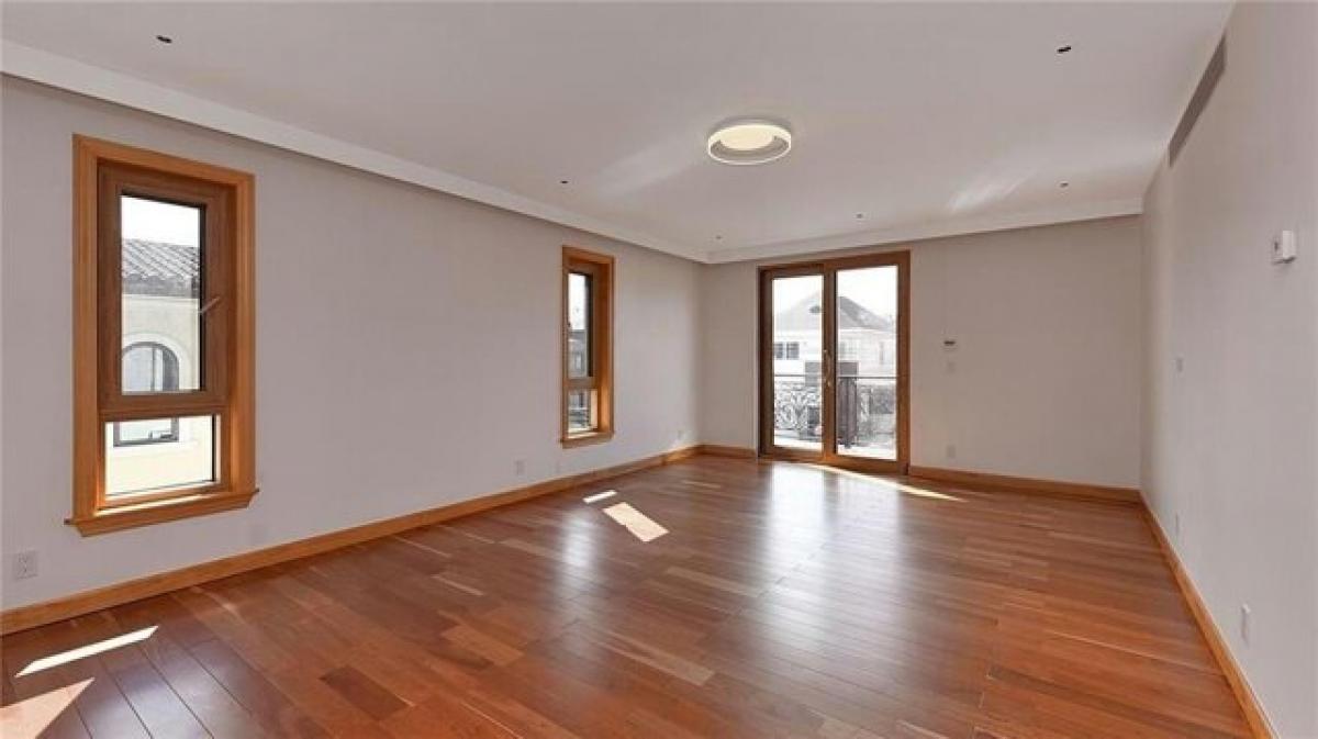 8 bedrooms House in Brooklyn, USA No. 247481