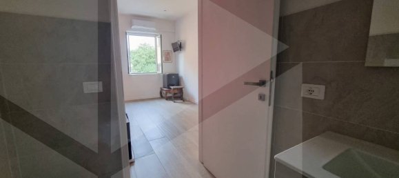 3-salle Appartement à Marino, Italy No. 22164 12