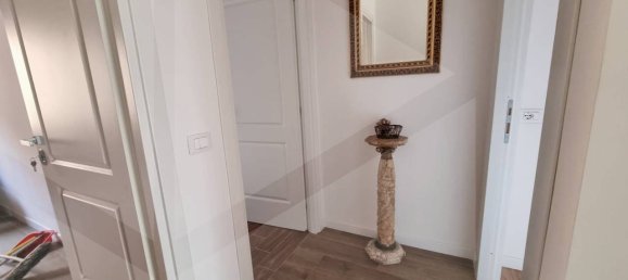 3-salle Appartement à Marino, Italy No. 22164 16