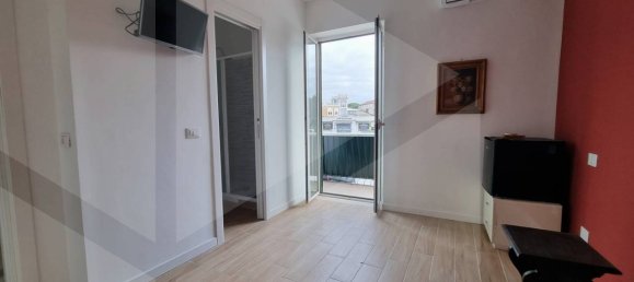 3-salle Appartement à Marino, Italy No. 22164 6