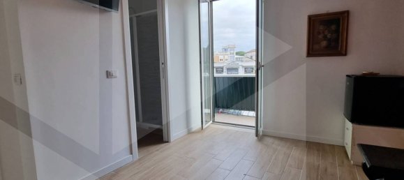 3-salle Appartement à Marino, Italy No. 22164 10