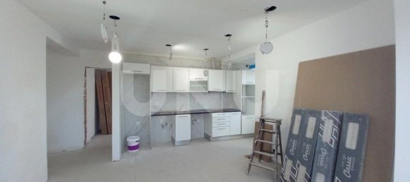 4 bedrooms Apartment in Almada, Portugal No. 84104 3