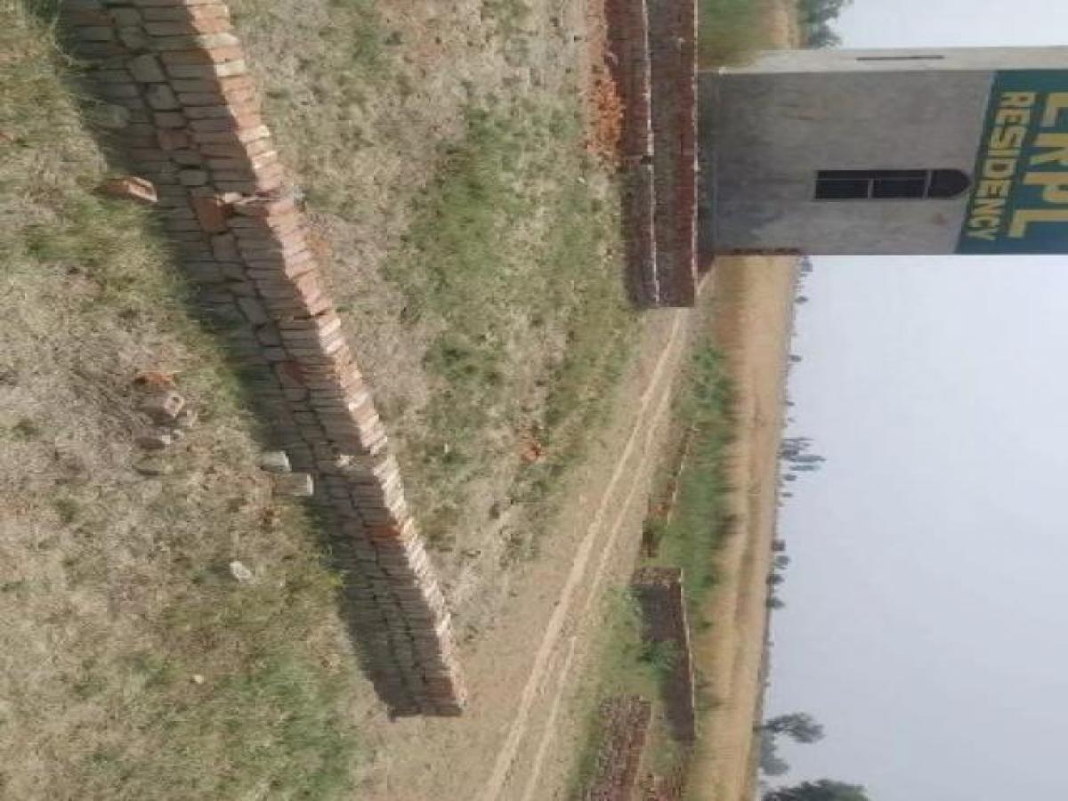  Land in Noida, India No. 65913