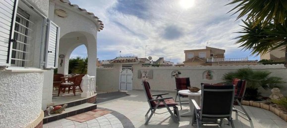 2 bedrooms House in Torrevieja, Spain No. 285776 2