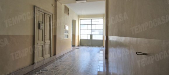 2 rooms Apartment in Turin, Italy No. 115074 8