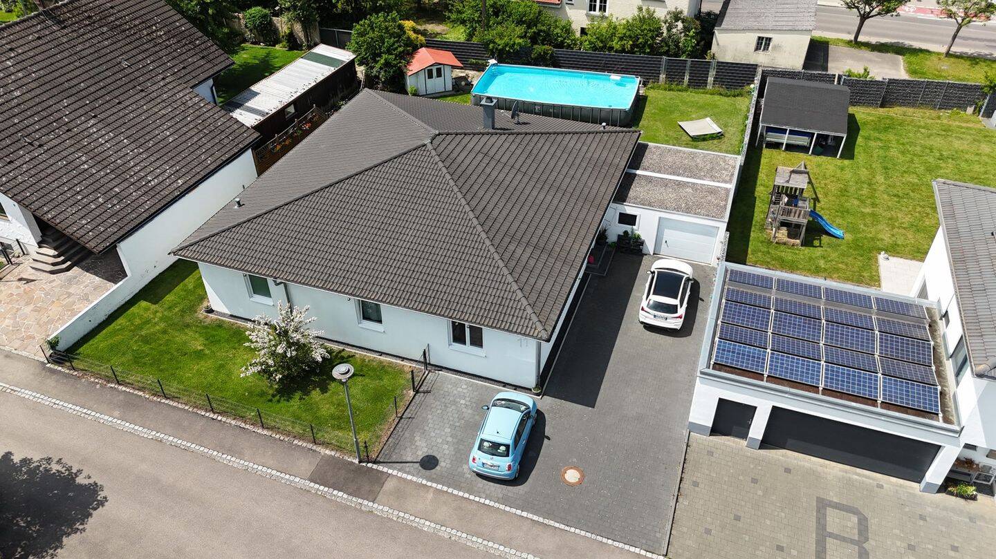 4 Schlafzimmer Bungalow in Neu-Ulm, Germany, Nr. 136868