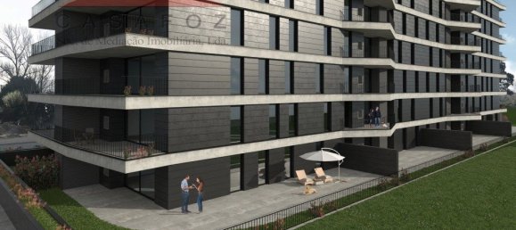 70m² Commercial property in Porto, Portugal No. 149476 2