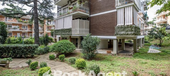 2 bedrooms Apartment in Rome, Italy No. 350434 21