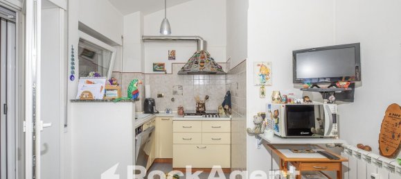 2 bedrooms Apartment in Rome, Italy No. 350434 11