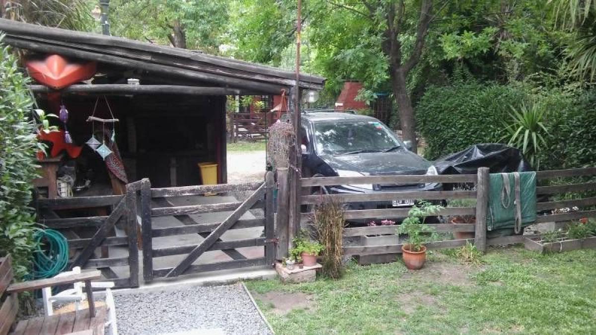 2 bedrooms House in Escobar, Argentina No. 101472