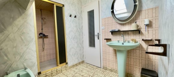 4 bedrooms House in Mayenne, France No. 282522 10