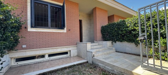 4 rooms House in Rome, Italy No. 274962 2