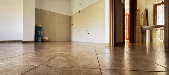 4 rooms House in Rome, Italy No. 274962 4