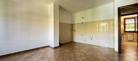 4 rooms House in Rome, Italy No. 274962 3