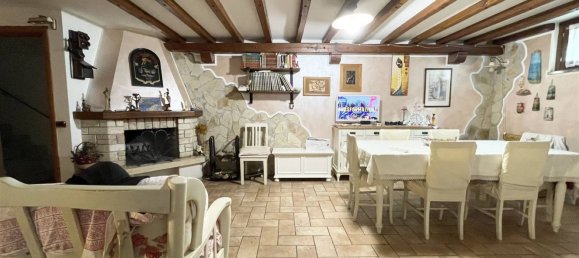 5غرفة منزل في Castelnuovo Magra, Italy رقم 91649 10