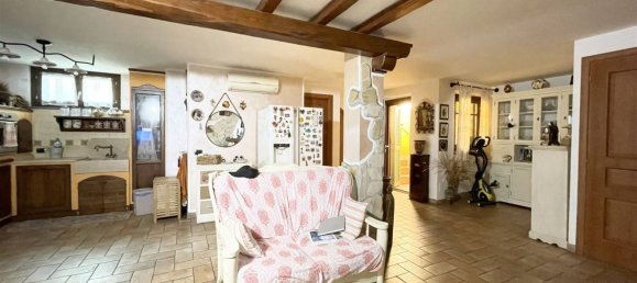 5غرفة منزل في Castelnuovo Magra, Italy رقم 91649 16