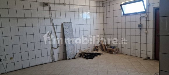 Propiedad comercial de 2 habitaciónes en Santa Maria Capua Vetere, Italy No. 280607 5