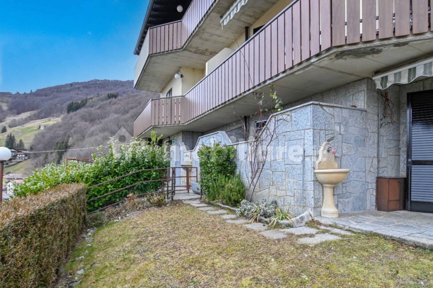 Apartamento de 2 dormitorios en Aviatico, Italy No. 130437