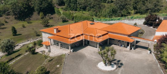 4 bedrooms House in Guimaraes, Portugal No. 15096 8