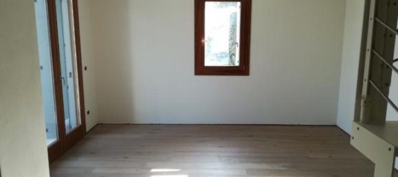Apartamento de 5 habitaciónes en San Pietro di Feletto, Italy No. 253105 2