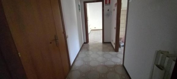 5 rooms Apartment in Porto Sant'Elpidio, Italy No. 76271 9