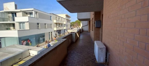 5 rooms Apartment in Porto Sant'Elpidio, Italy No. 76271 5