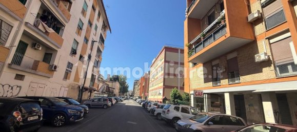 5 bedrooms Apartment in Naples, Italy No. 307769 2