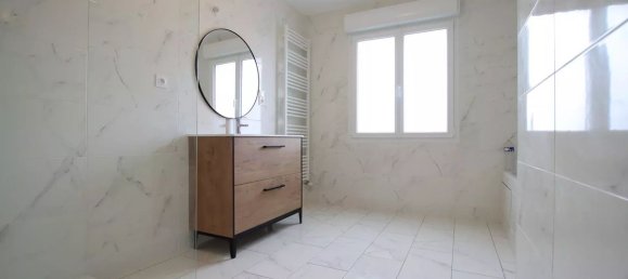 3 Schlafzimmer Haus in Darvoy, France, Nr. 47654 26