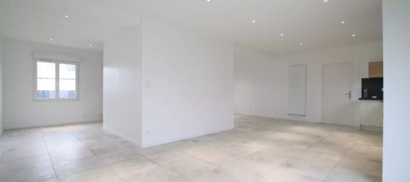 3 Schlafzimmer Haus in Darvoy, France, Nr. 47654 8