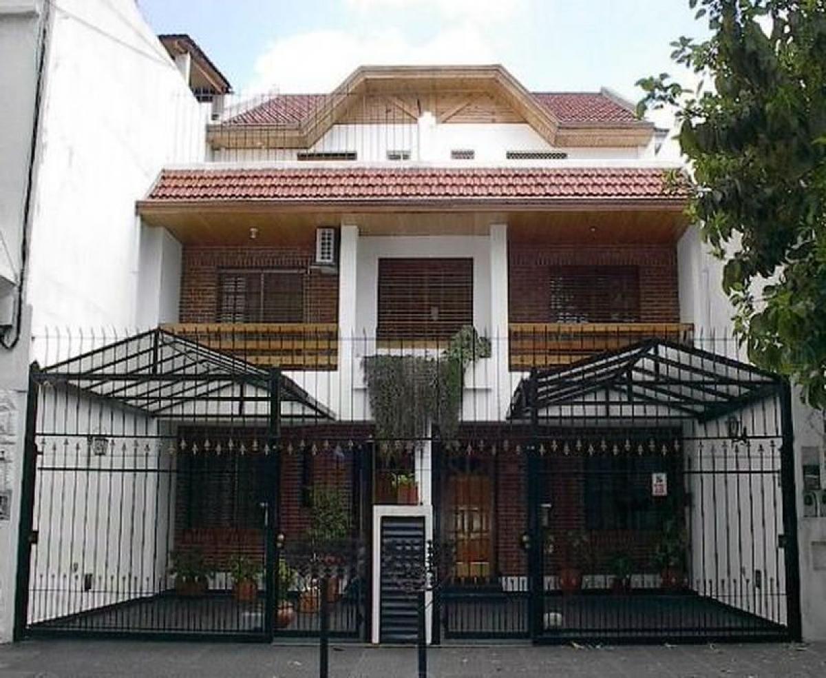 Casa de 4 dormitorios en Buenos Aires, Argentina No. 99720