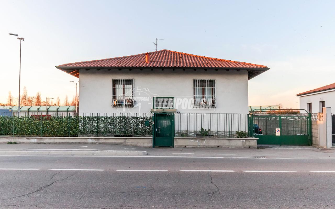 3 rooms Villa in Novate Milanese, Italy No. 141072