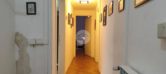 2 bedrooms Apartment in Florence, Italy No. 43979 5