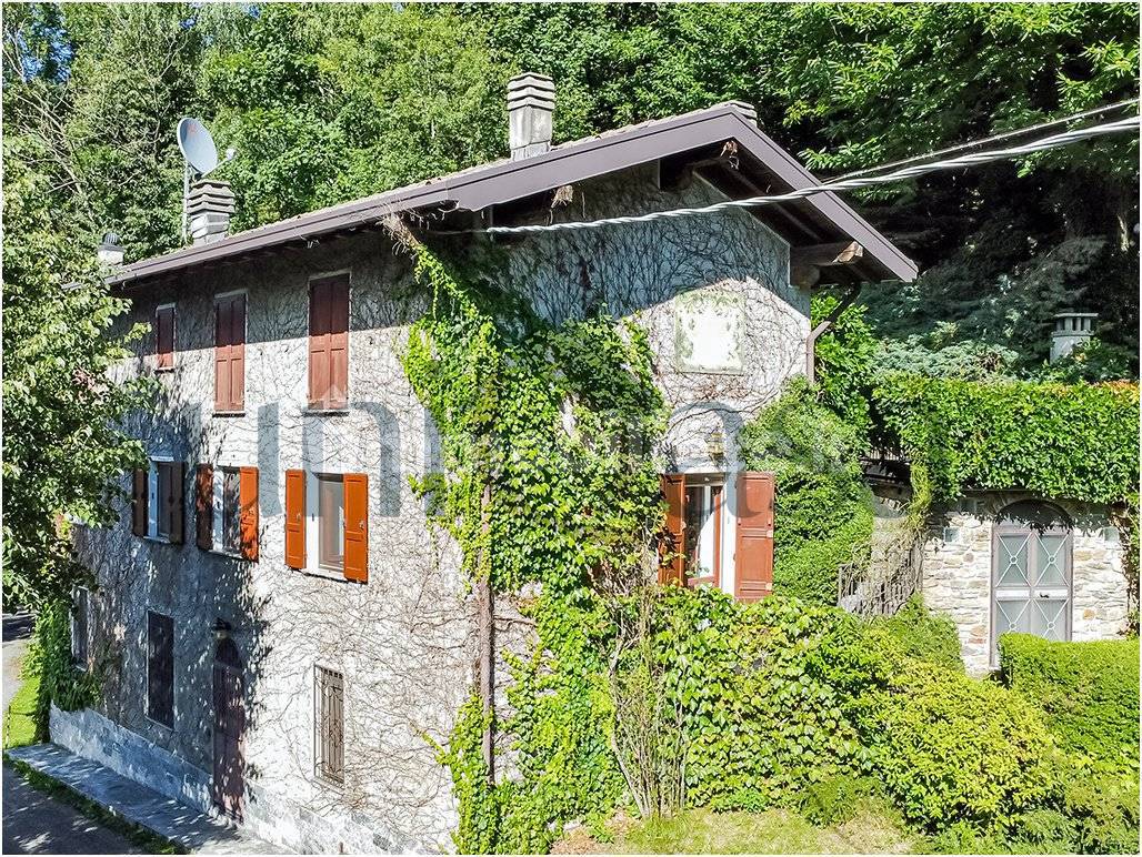 4 bedrooms House in Bellano, Italy No. 337528