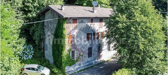 4 bedrooms House in Bellano, Italy No. 337528 3