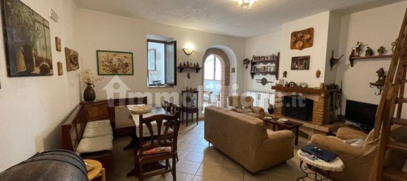 2 Schlafzimmer Haus in Ovindoli, Italy, Nr. 27770 3